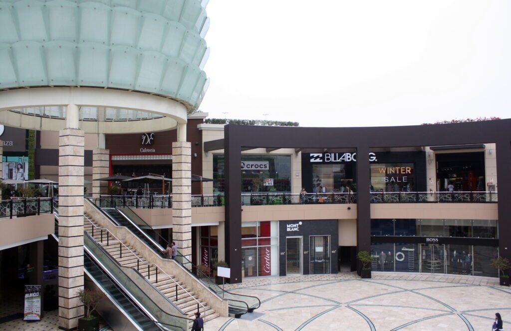 Lima_Peru_Modern_Shopping_mall